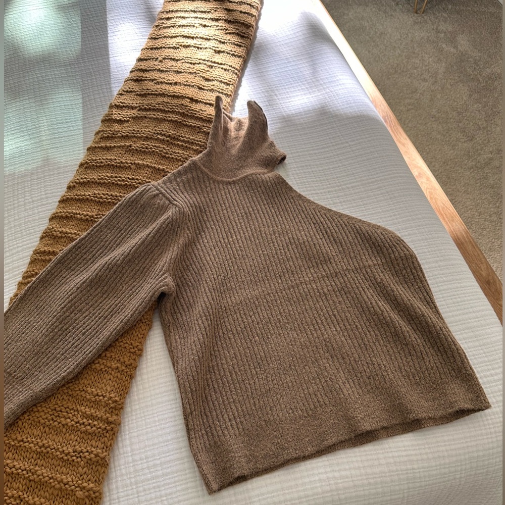 Women’s one shoulder sweater